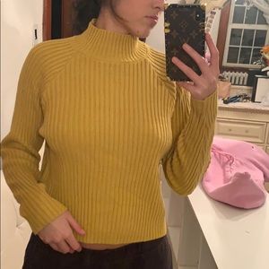 Pretty mustard sweater
